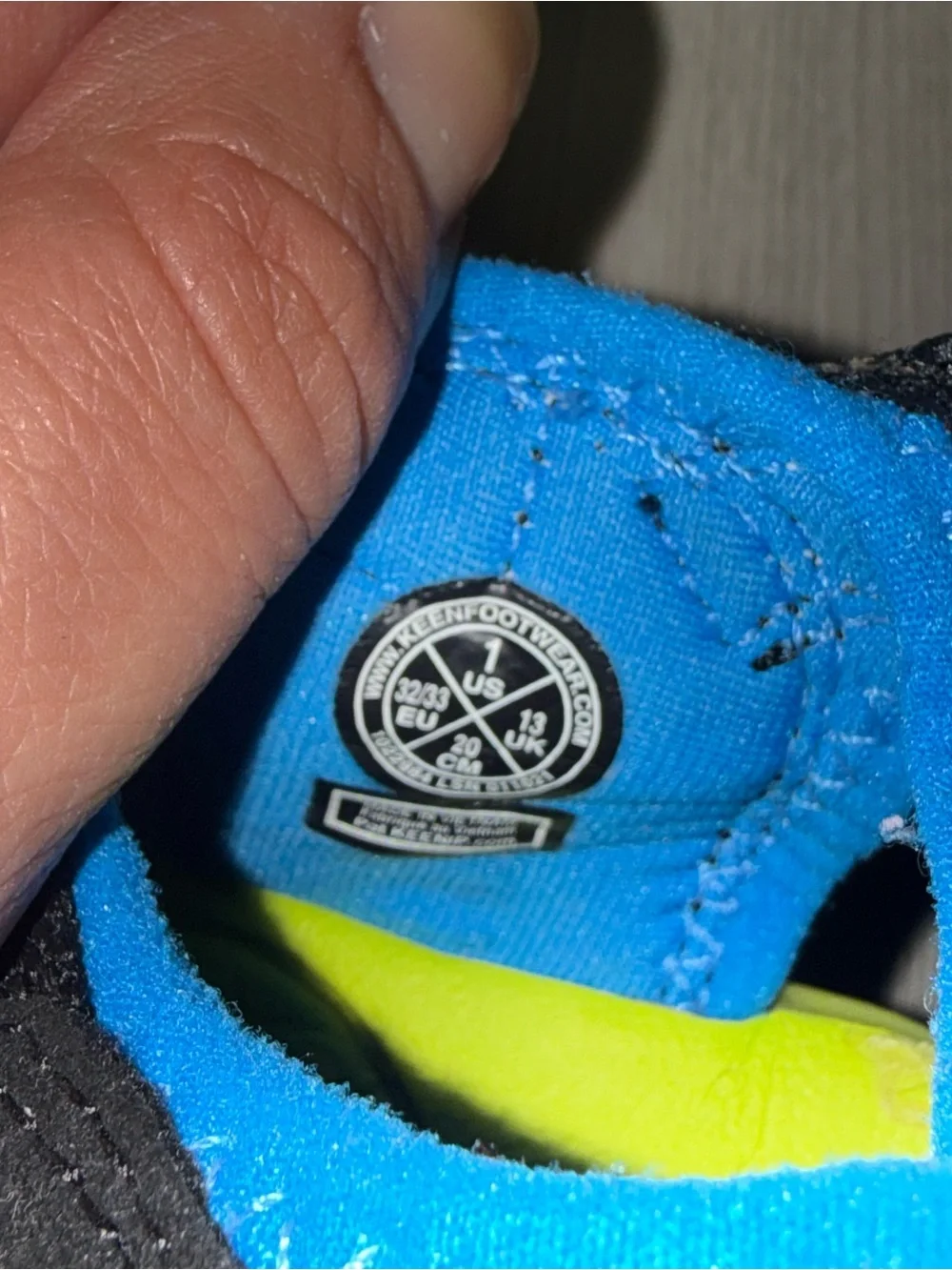 Boy’s shoes size 13